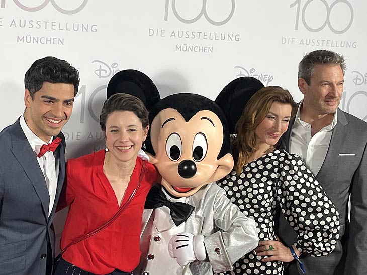 Marcel Zuschlag, Dorothee Neff, Daniela Kiefer, Dieter Bach: Sturm der Liebe meets "Disney 100 - Die Ausstellung" in der Kleinen Olympiahalle im Olympiapark (©Foto: Martin Schmitz)